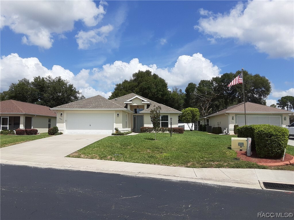 Property Photo:  3695 E Eagle Cove Court  FL 34442 