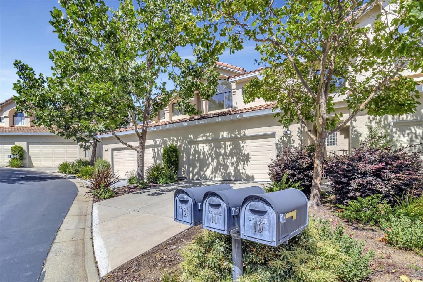 Property Photo:  11 Clover Lane  CA 94070 