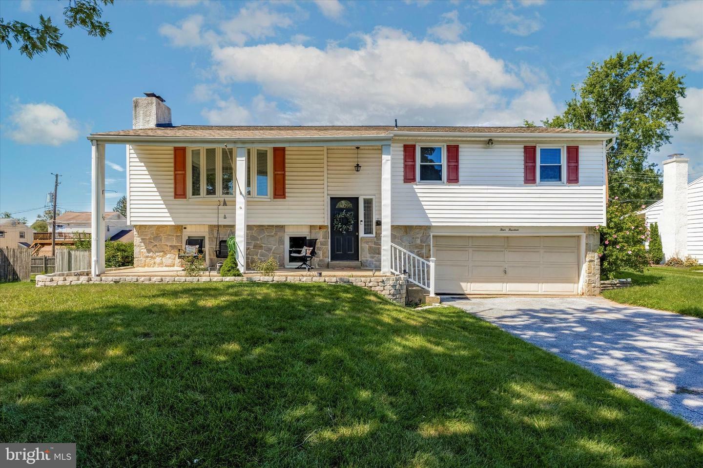 Property Photo:  414 Laurelwood Drive  PA 19518 