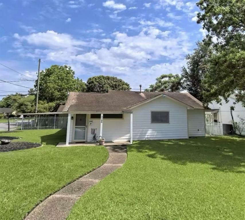 Property Photo: 7703 Magnolia Street TX 77023