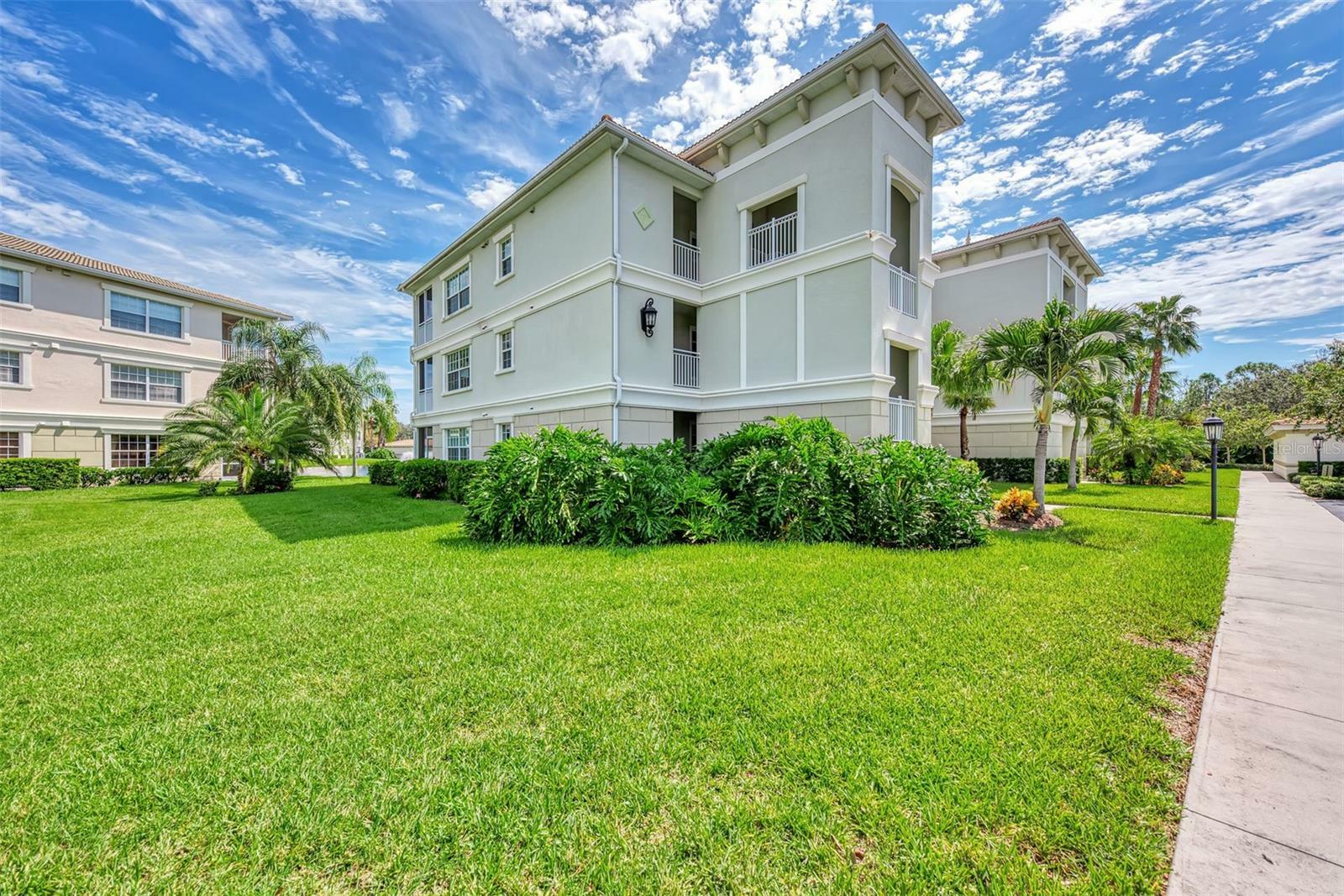 Property Photo:  700 San Lino Circle 714  FL 34292 