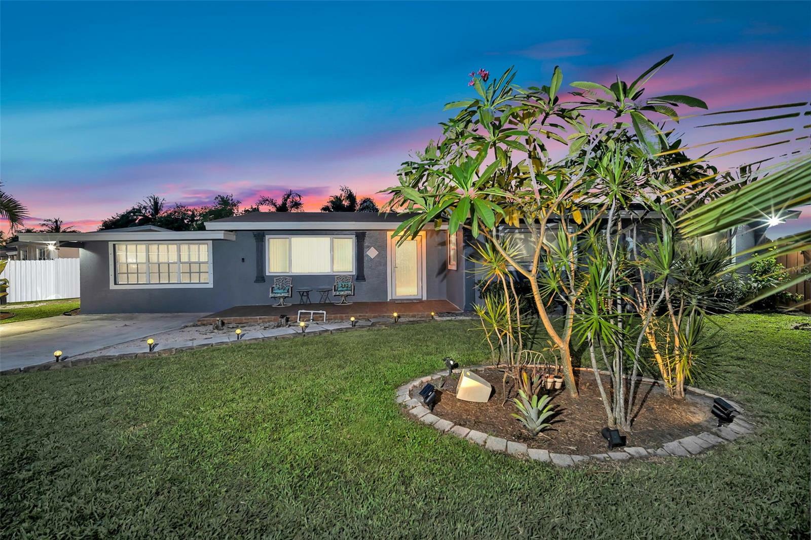 Property Photo:  1005 NW 18th Court  FL 33311 