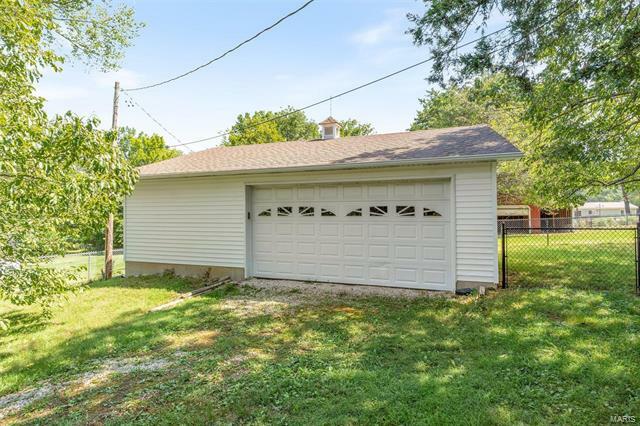 Property Photo: 82 Valley View MO 63050