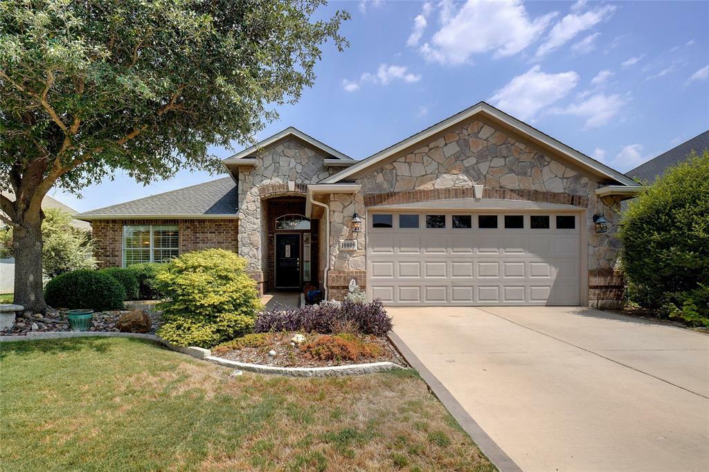 Property Photo: 10009 Southpoint Court TX 76207