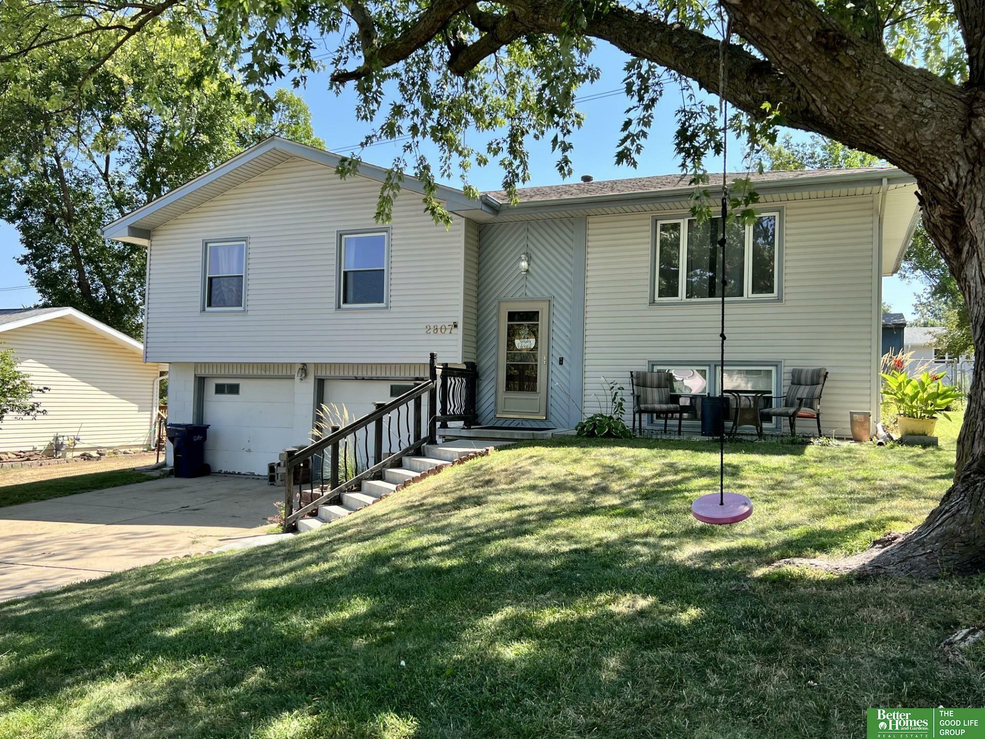 Property Photo: 2807 Columbus Avenue NE 68005