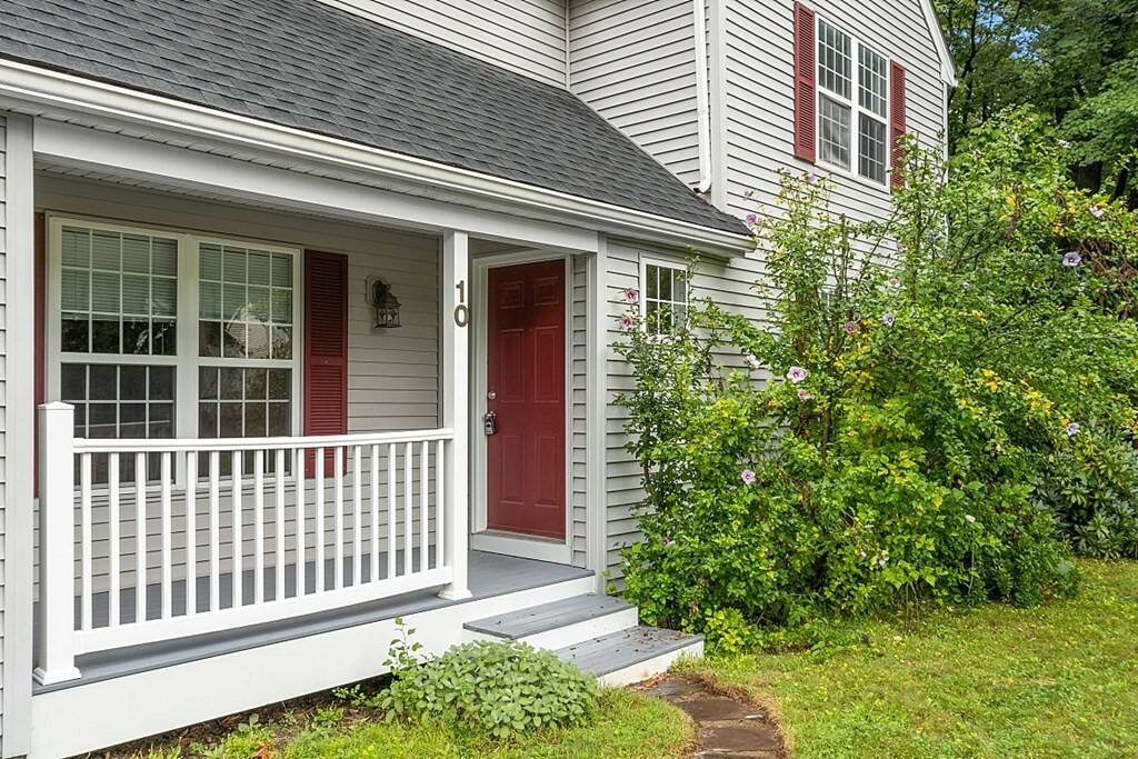 Property Photo:  10 Blueberry Lane  MA 01749 