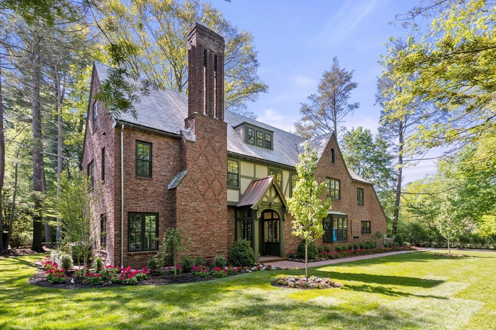 Property Photo: 125 Lee St MA 02445