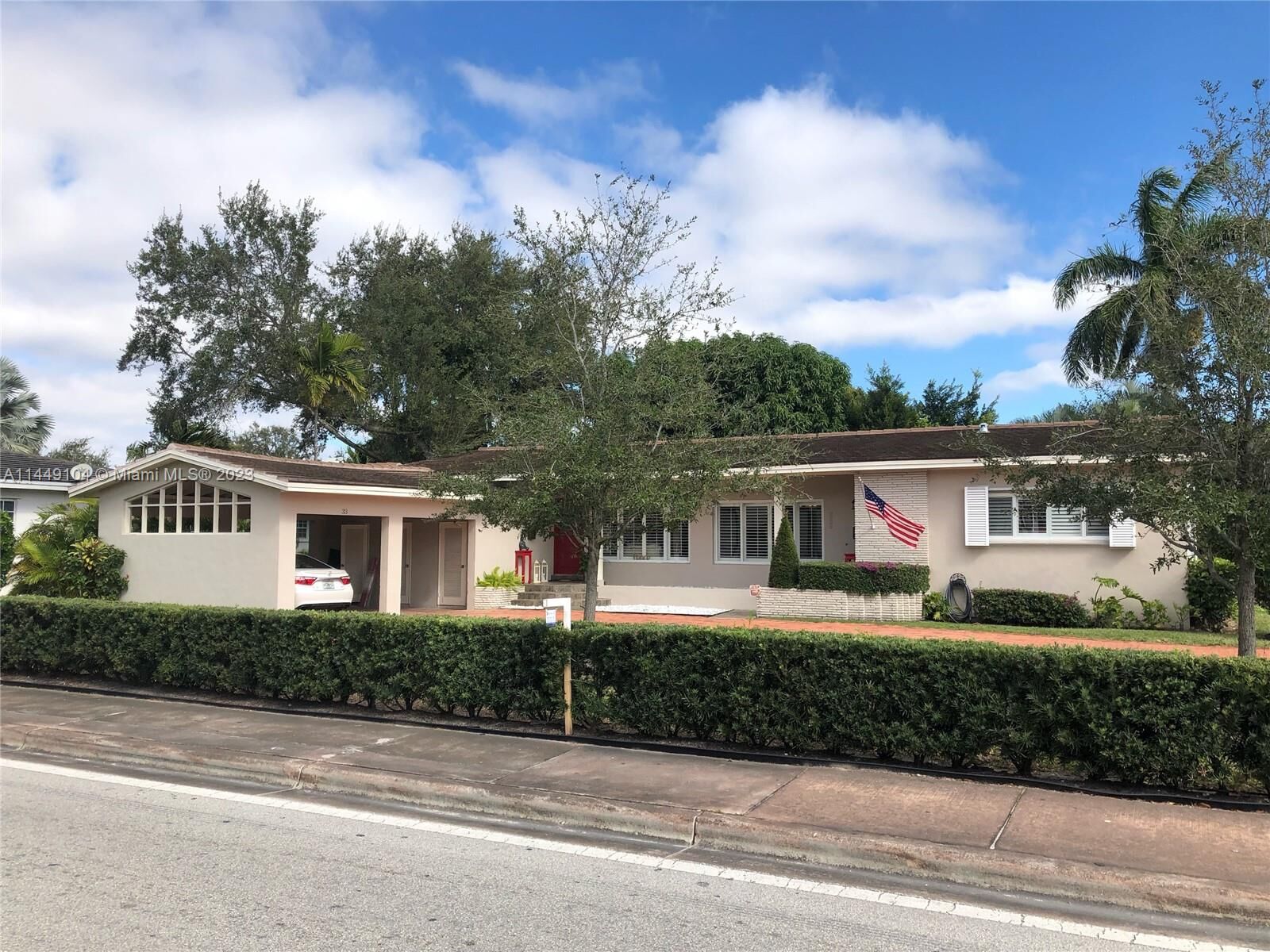 Property Photo: 3633 S Le Jeune Rd FL 33134