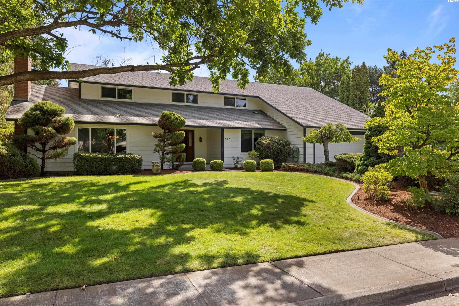 Property Photo: 117 Sherman WA 99354