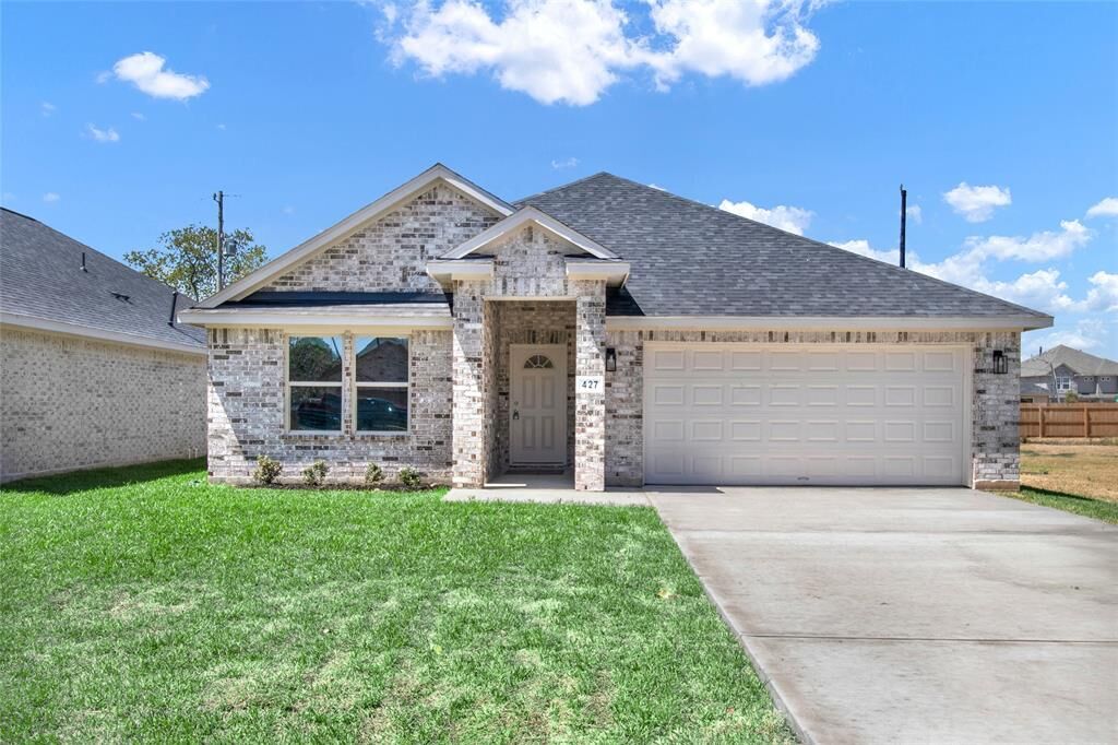 Property Photo: 427 Dr Martin Luther King Jr Drive TX 77571