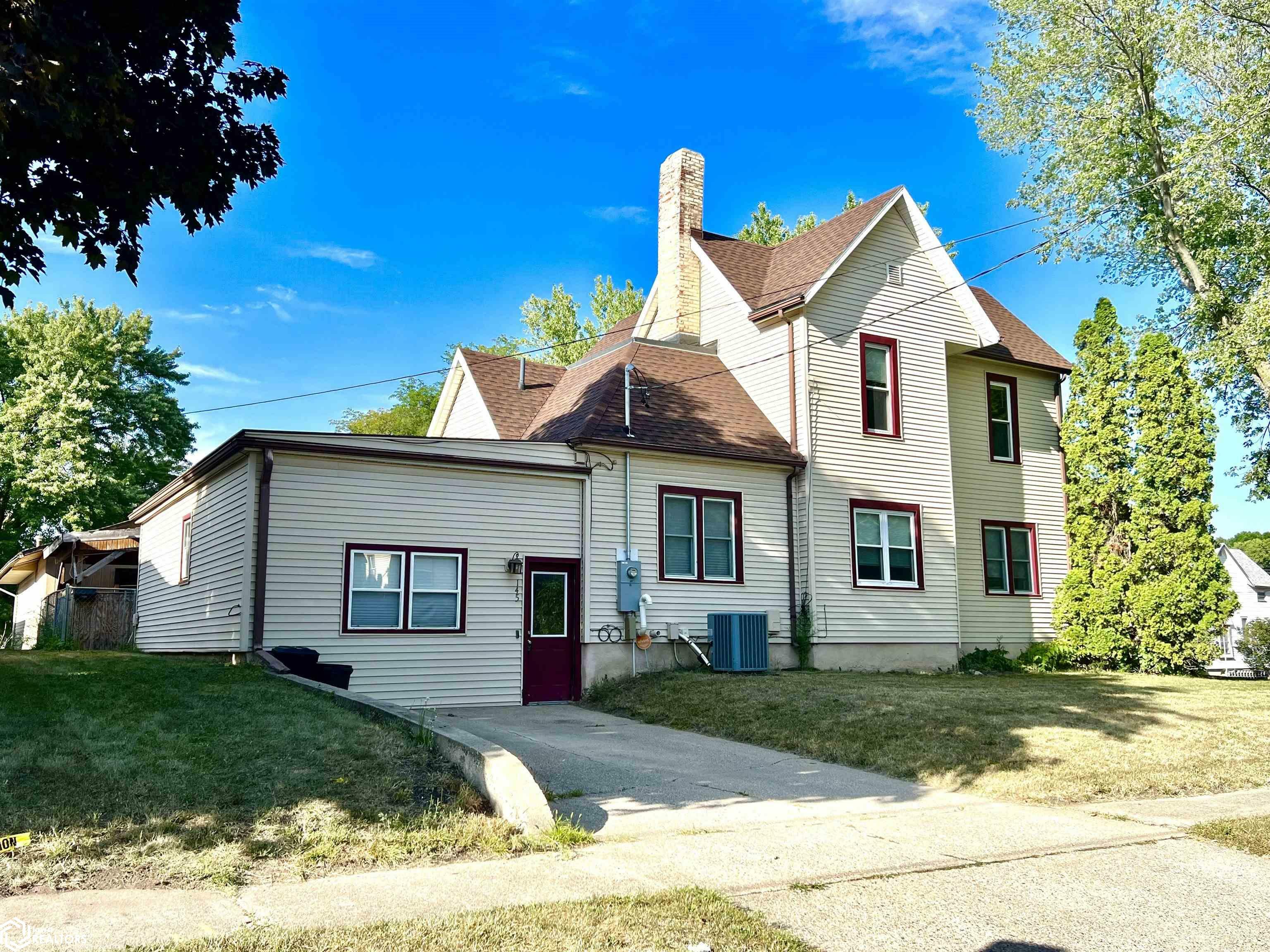 Property Photo:  145 S Oak Street  IA 50126 