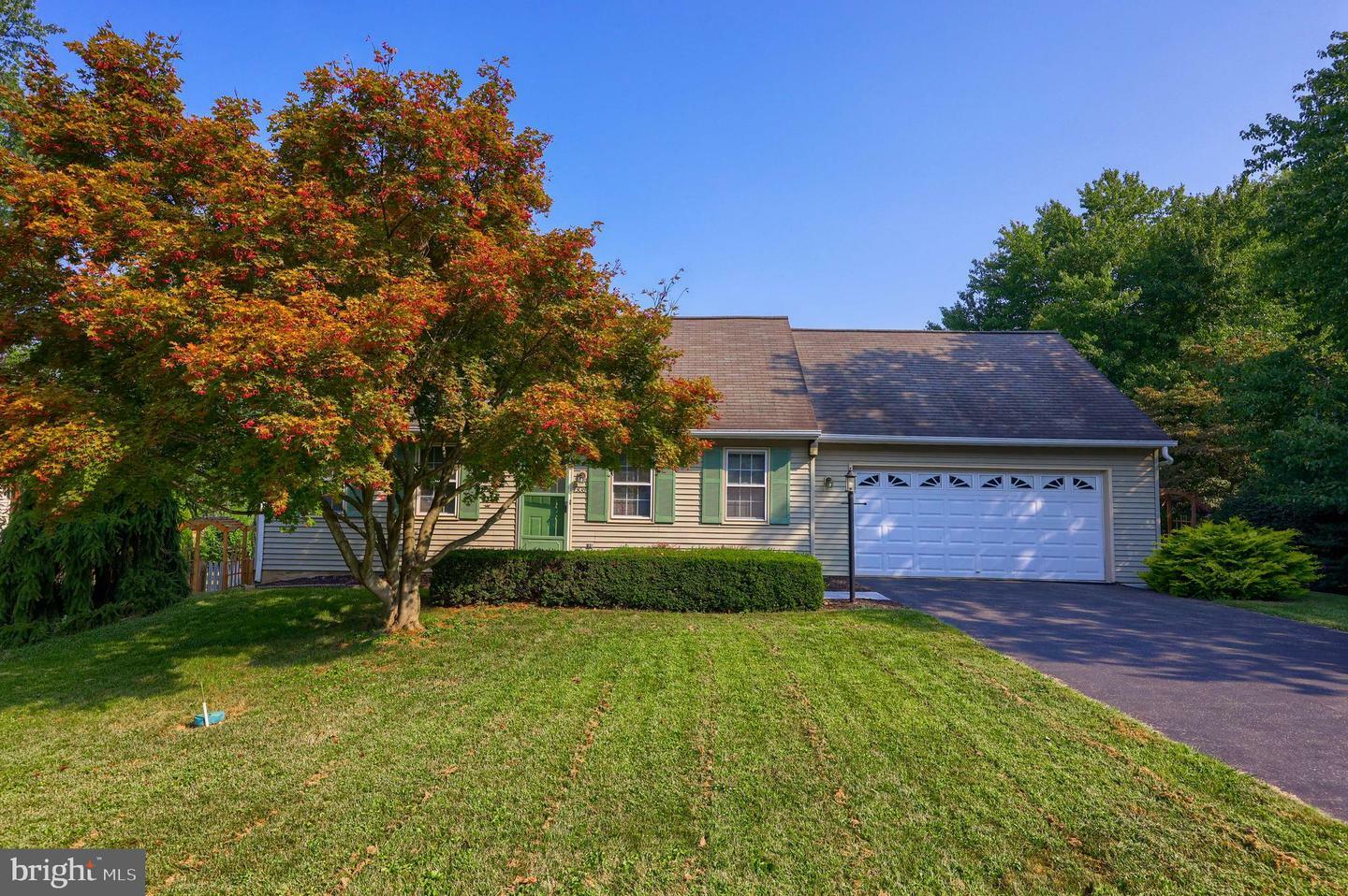 Property Photo:  308 Parkwood Drive  PA 17603 