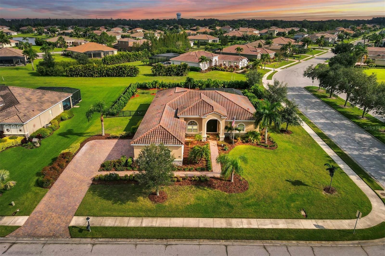 Property Photo: 16708 1st Avenue E FL 34212