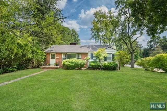 Property Photo:  13 Walnut Street  NJ 07039