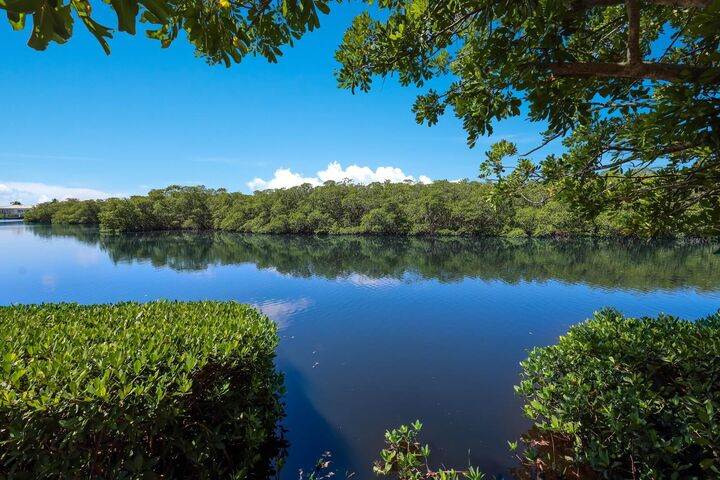 Property Photo:  3810 Joyce Drive  FL 34208 