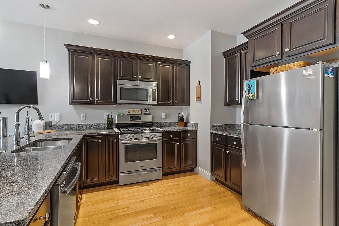 Property Photo: 122 Riverwalk Way NH 03101