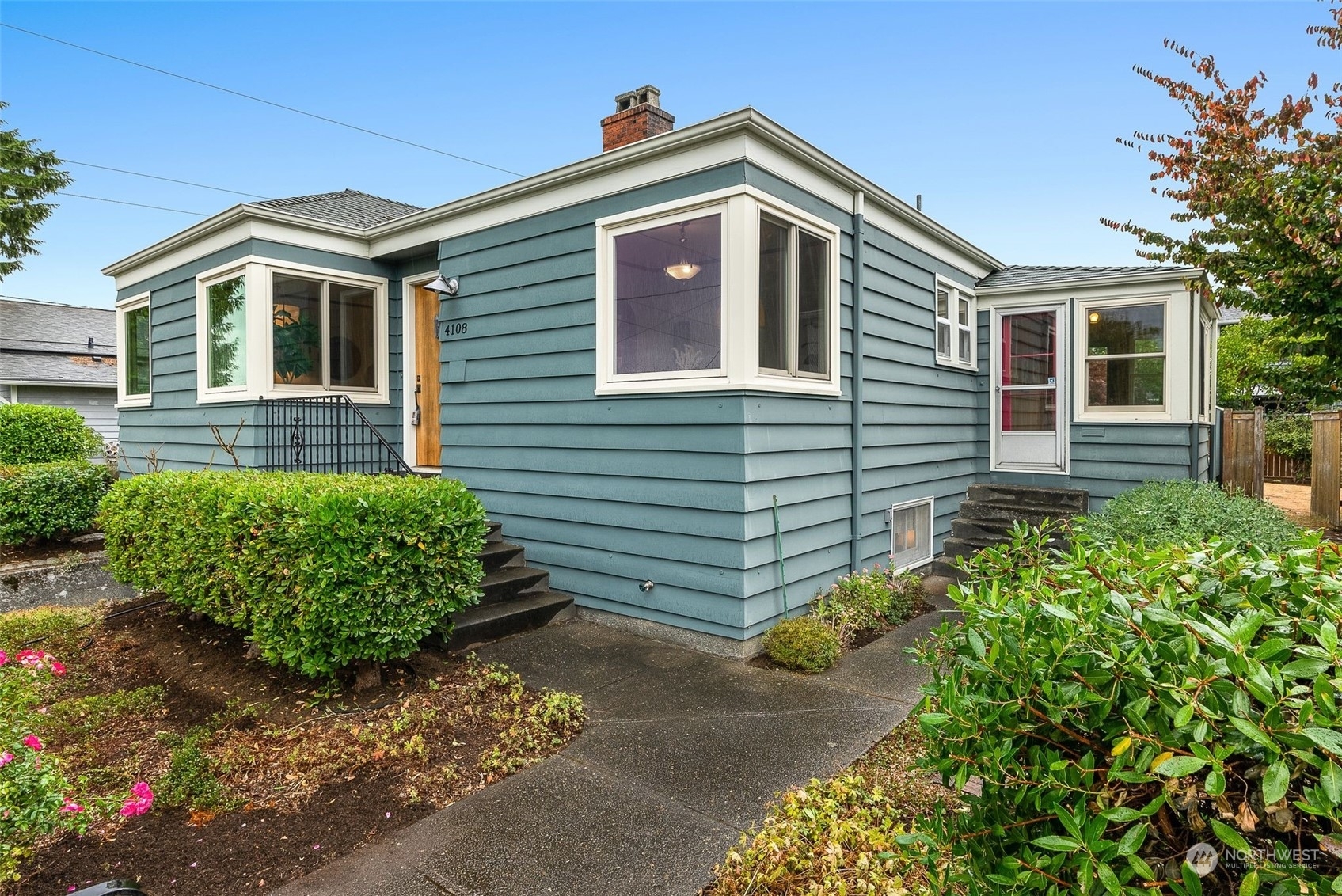 Property Photo:  4108 SW Brandon Street  WA 98136 