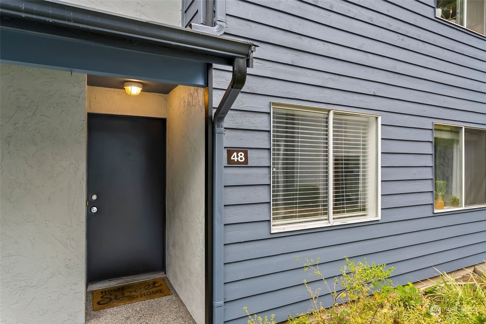 Property Photo: 160 Newport Way NW F48 WA 98027