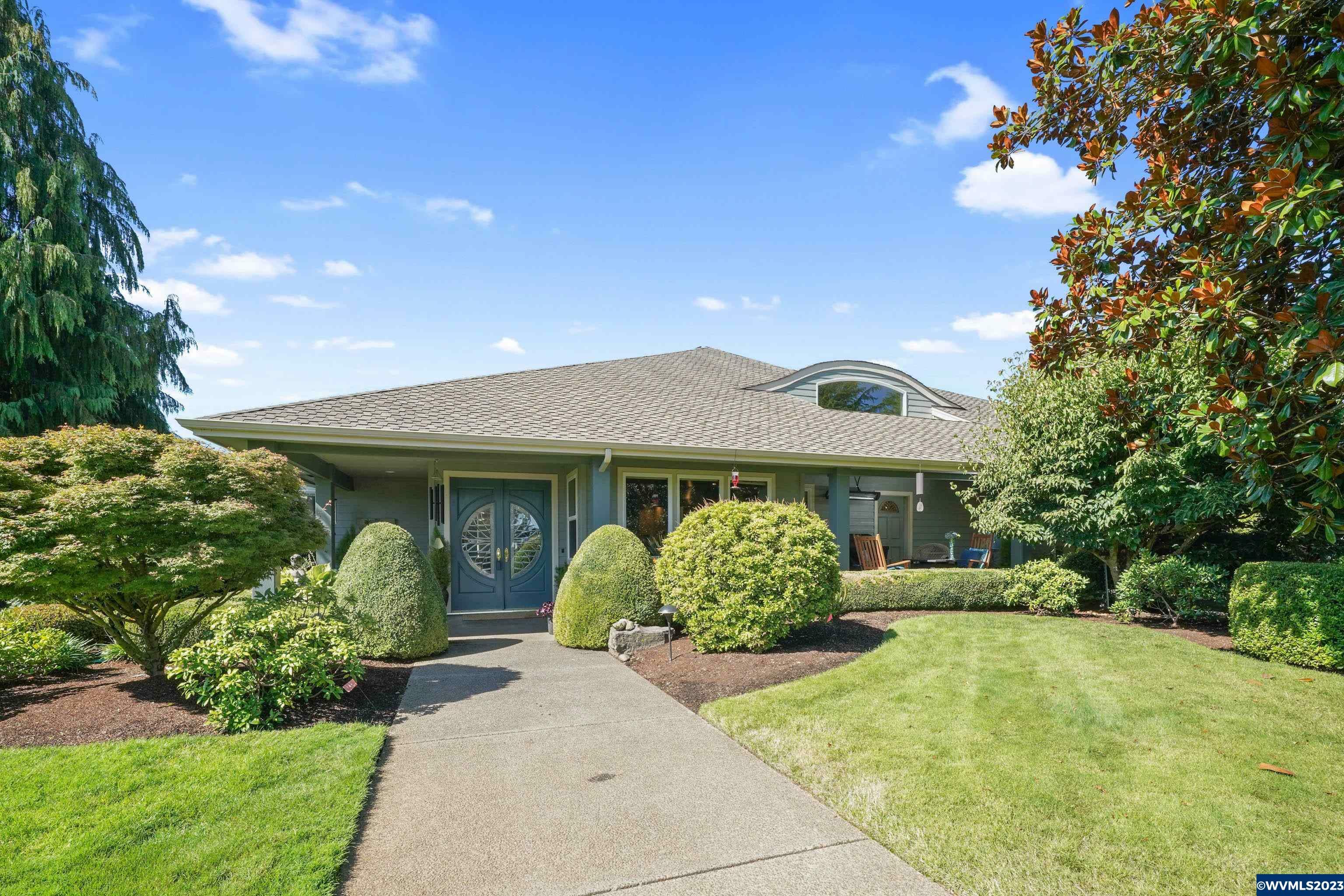 Property Photo: 8245 Enchanted Ridge Ct SE OR 97392