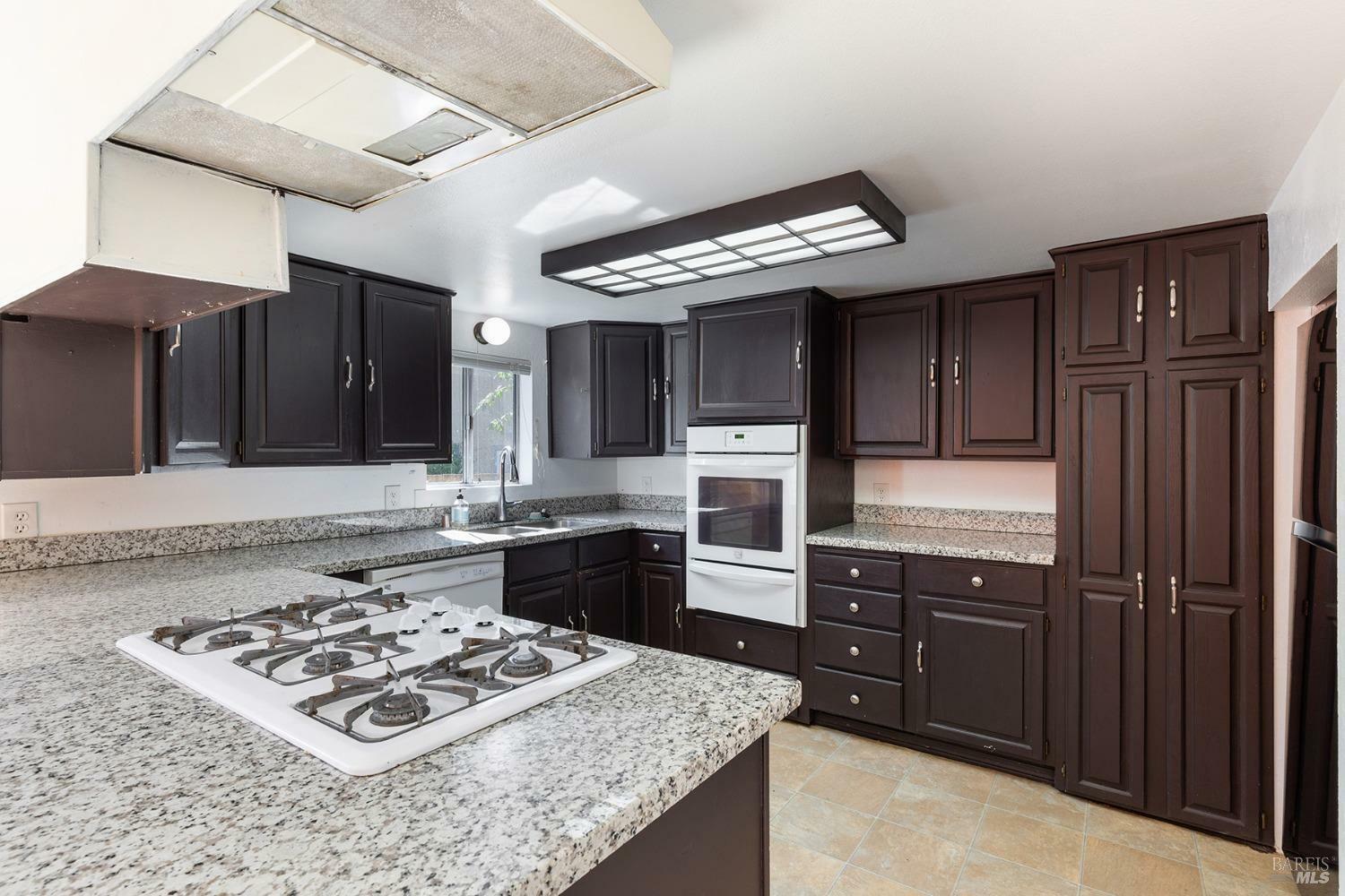Property Photo: 475 477 Johnson Street CA 95472
