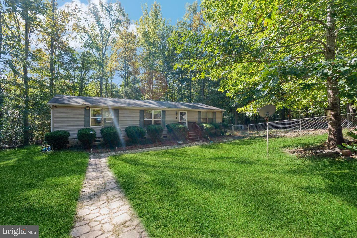 Property Photo:  11016 Forest Hollow Drive  VA 23024 