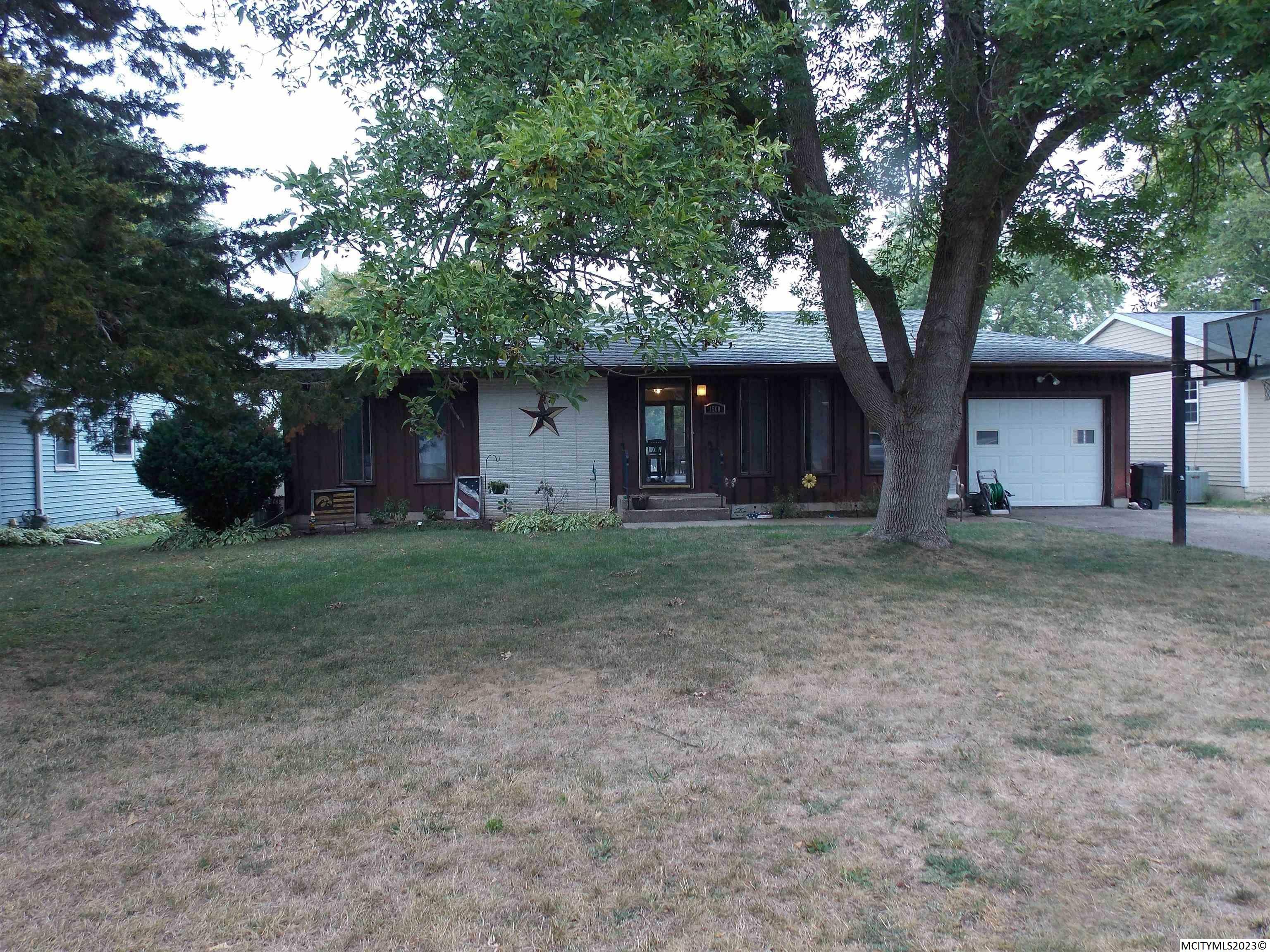 Property Photo:  1508 W 6th Ave N  IA 50428 