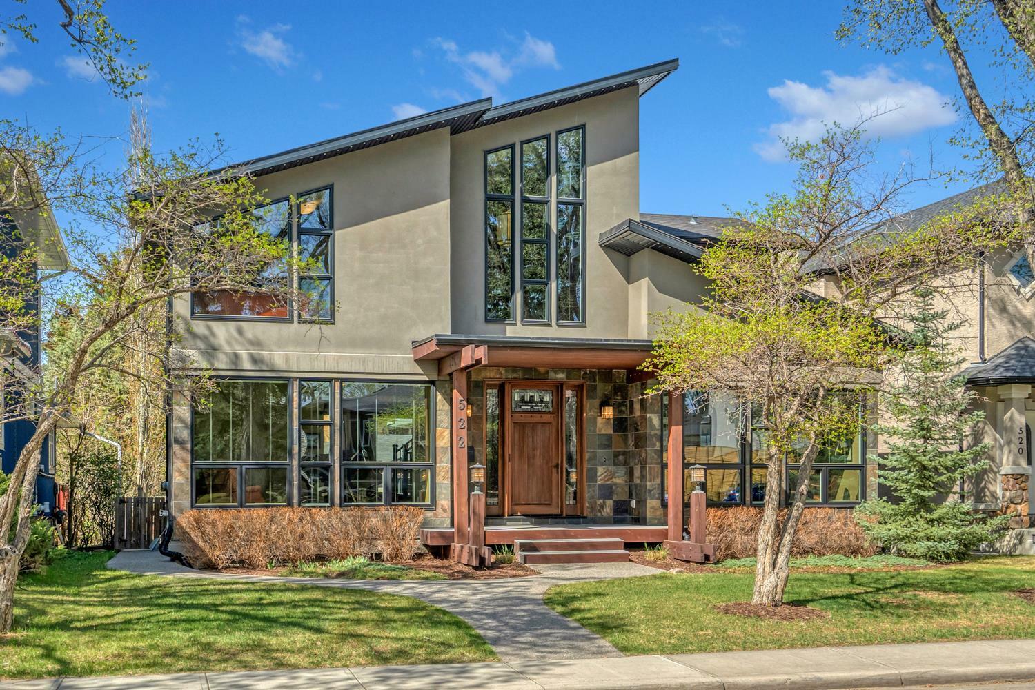 Property Photo: 522 28 Avenue NW AB T2M2K8