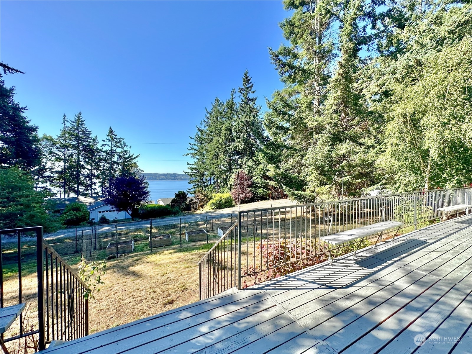 Property Photo:  2083 Gull Way  WA 98282 