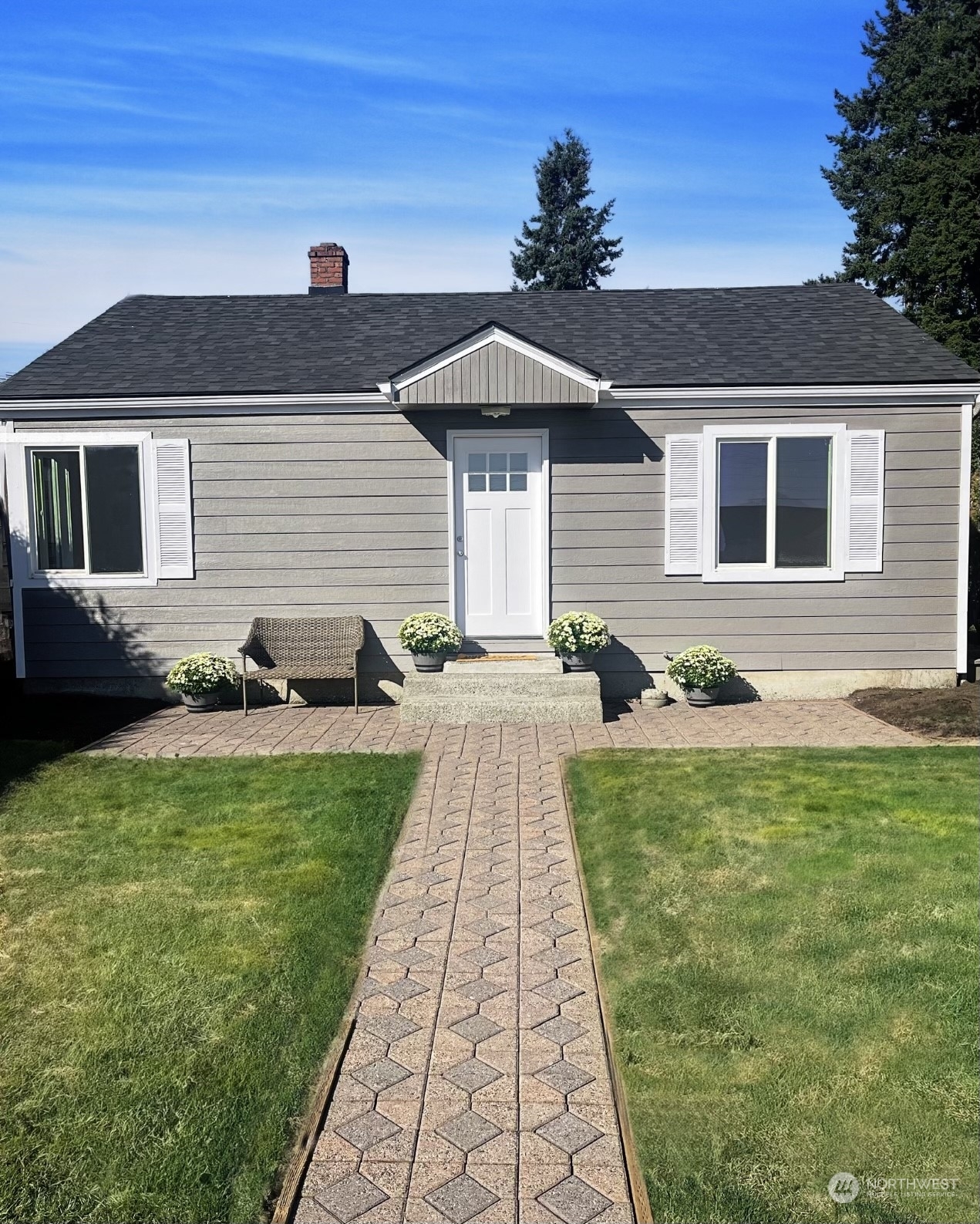 Property Photo: 1726 Maple Street WA 98201