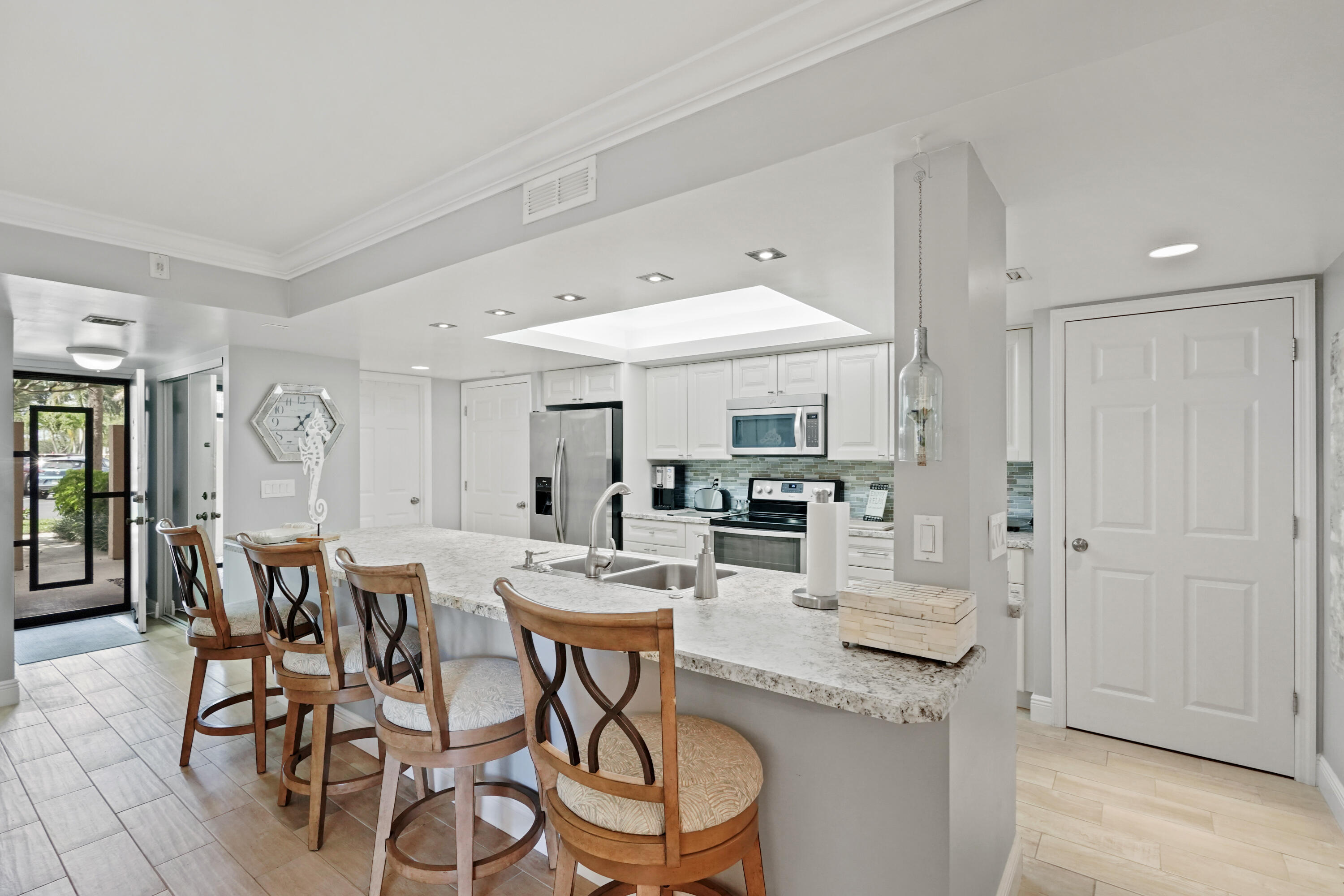 Property Photo:  2255 Lindell Boulevard 4105  FL 33444 