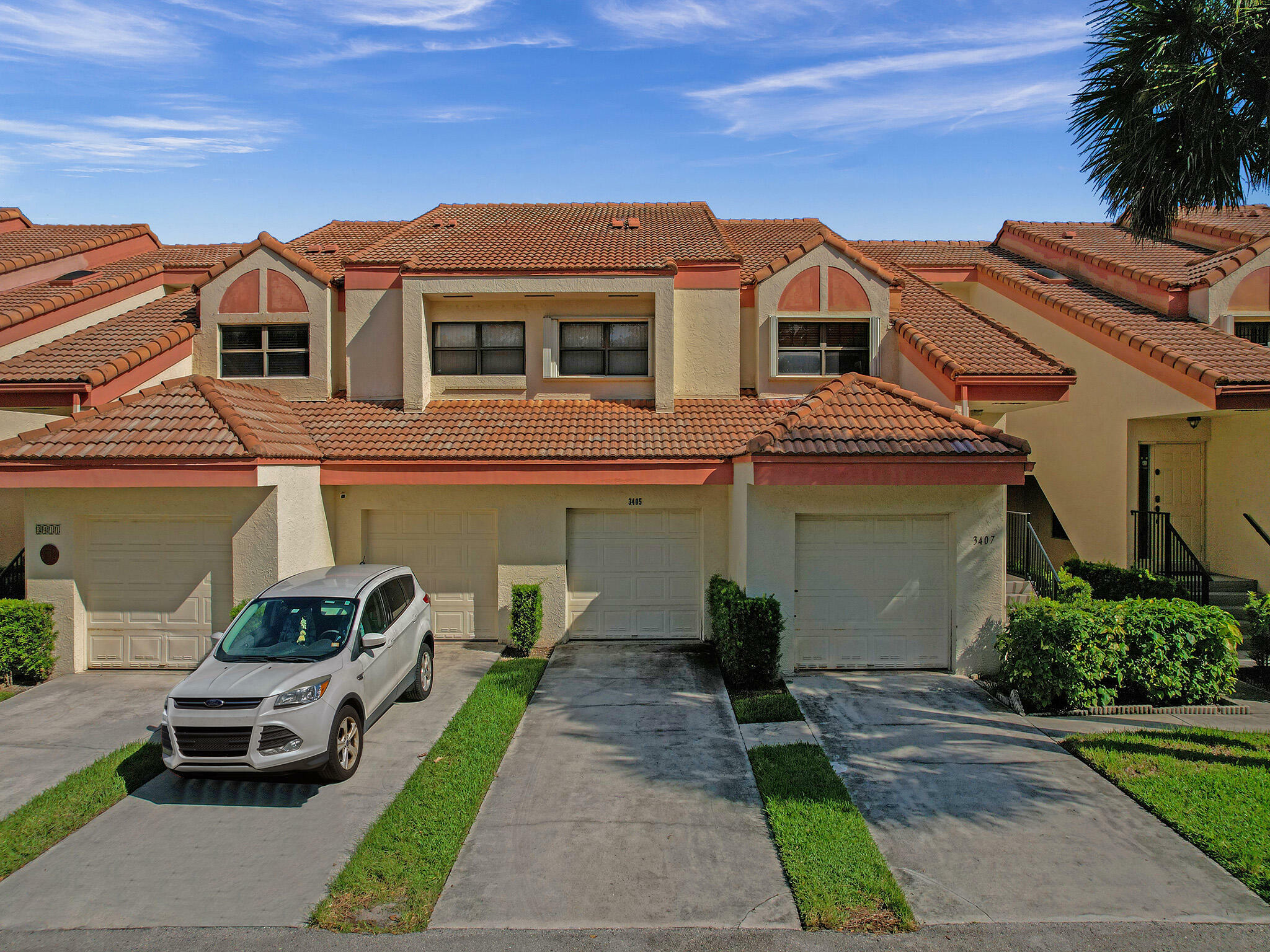 Property Photo: 3405 Emerald Oaks Drive 207 FL 33021