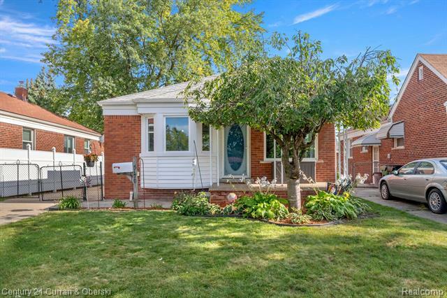 Property Photo: 15170 Hanover Avenue MI 48101
