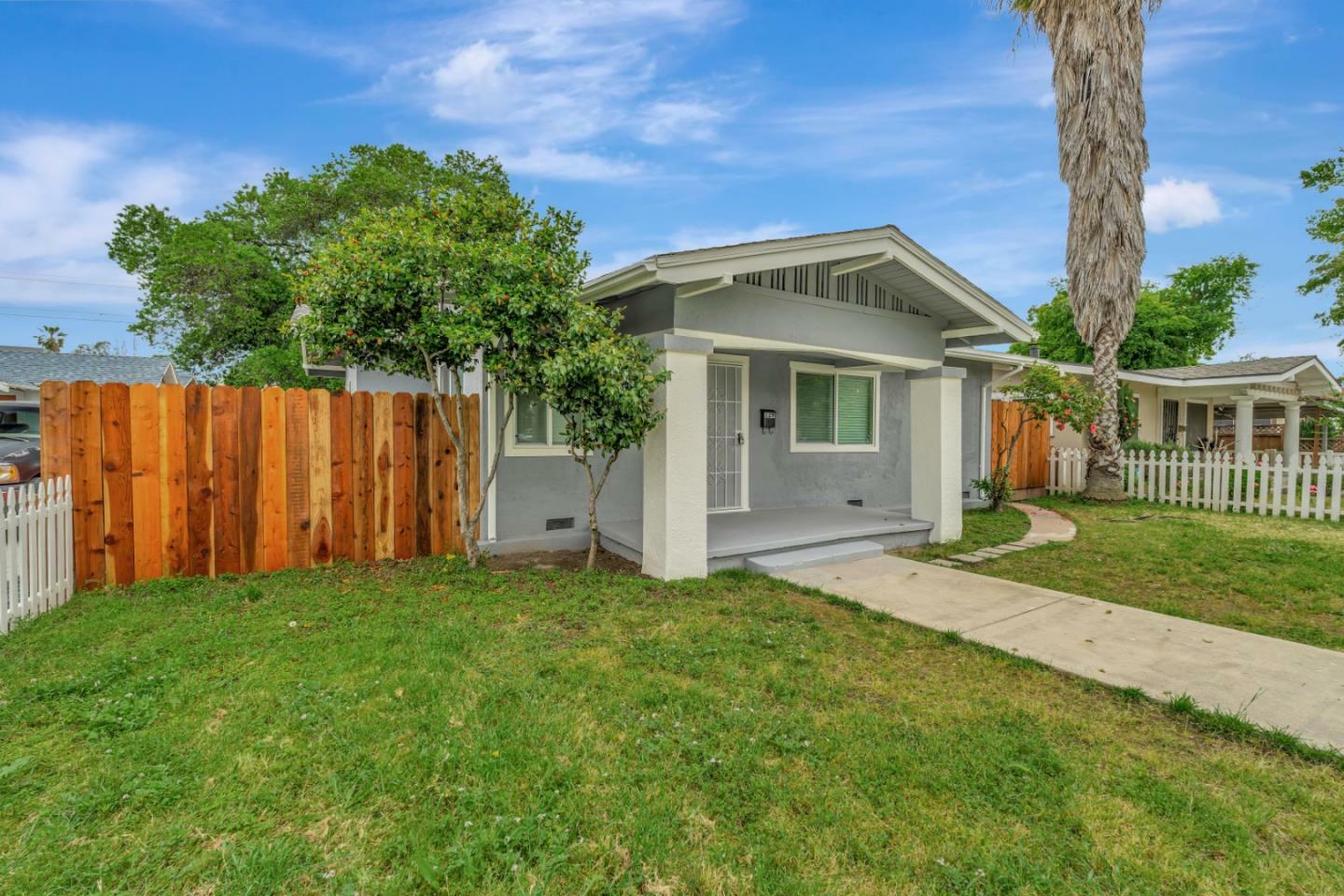 Property Photo: 129 Sunset Boulevard CA 95351