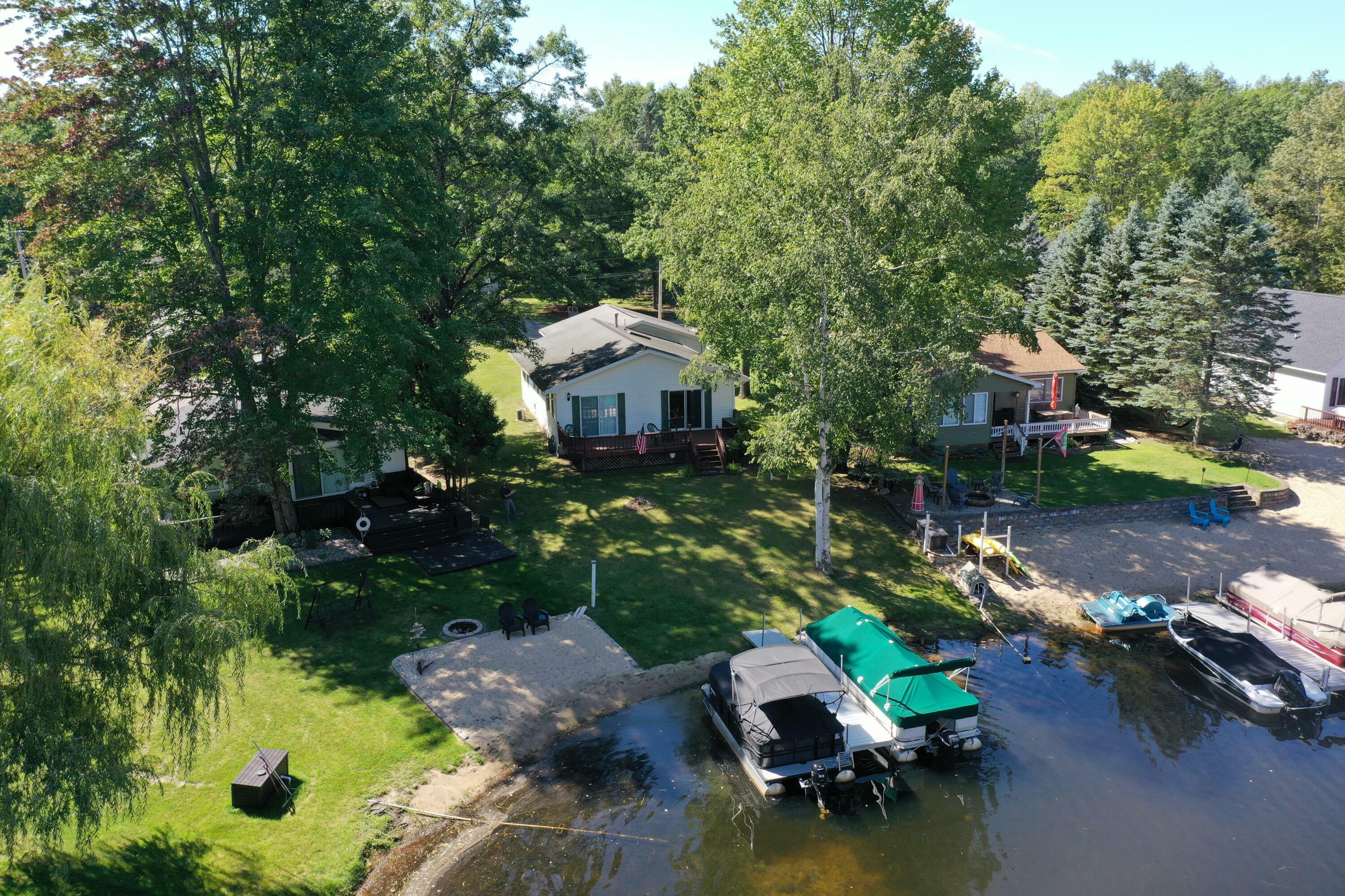 Property Photo:  866 Lake James Drive  MI 48651 