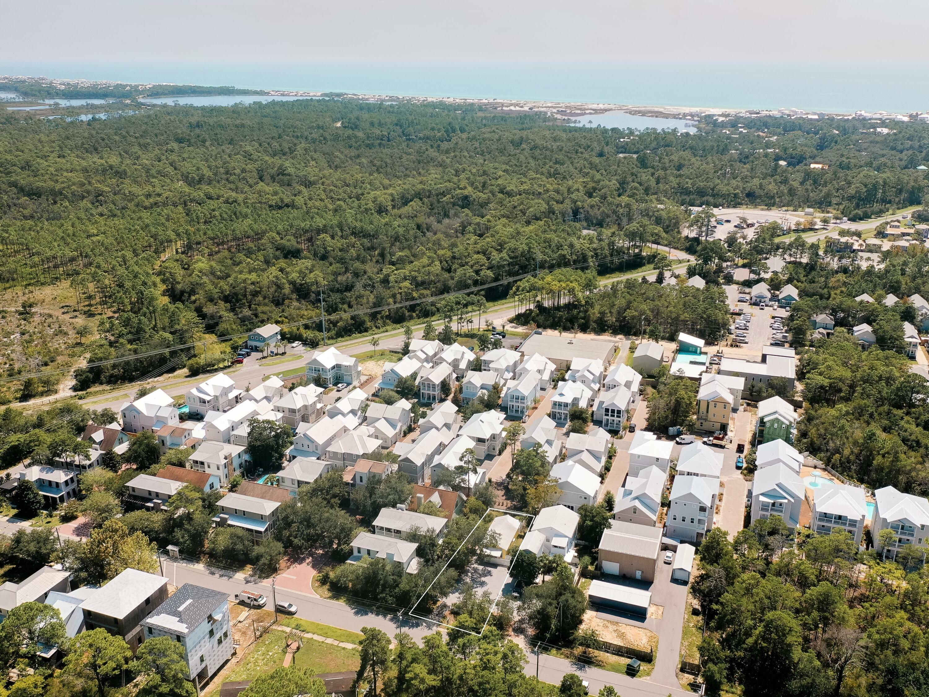 Property Photo: 127 Grayton Village Road FL 32459