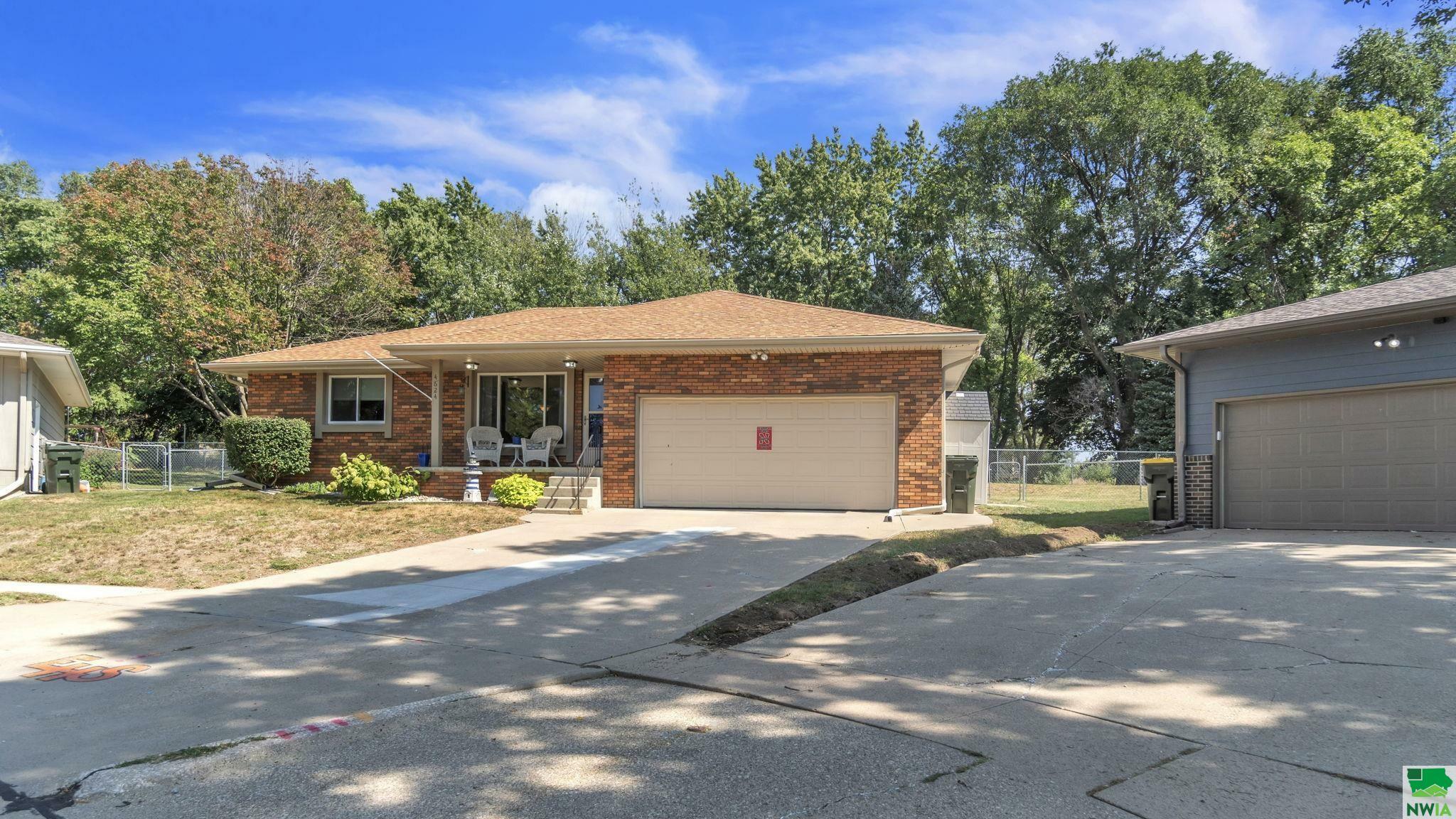 4624 Cherrywood Ln  Sioux City IA 51106 photo