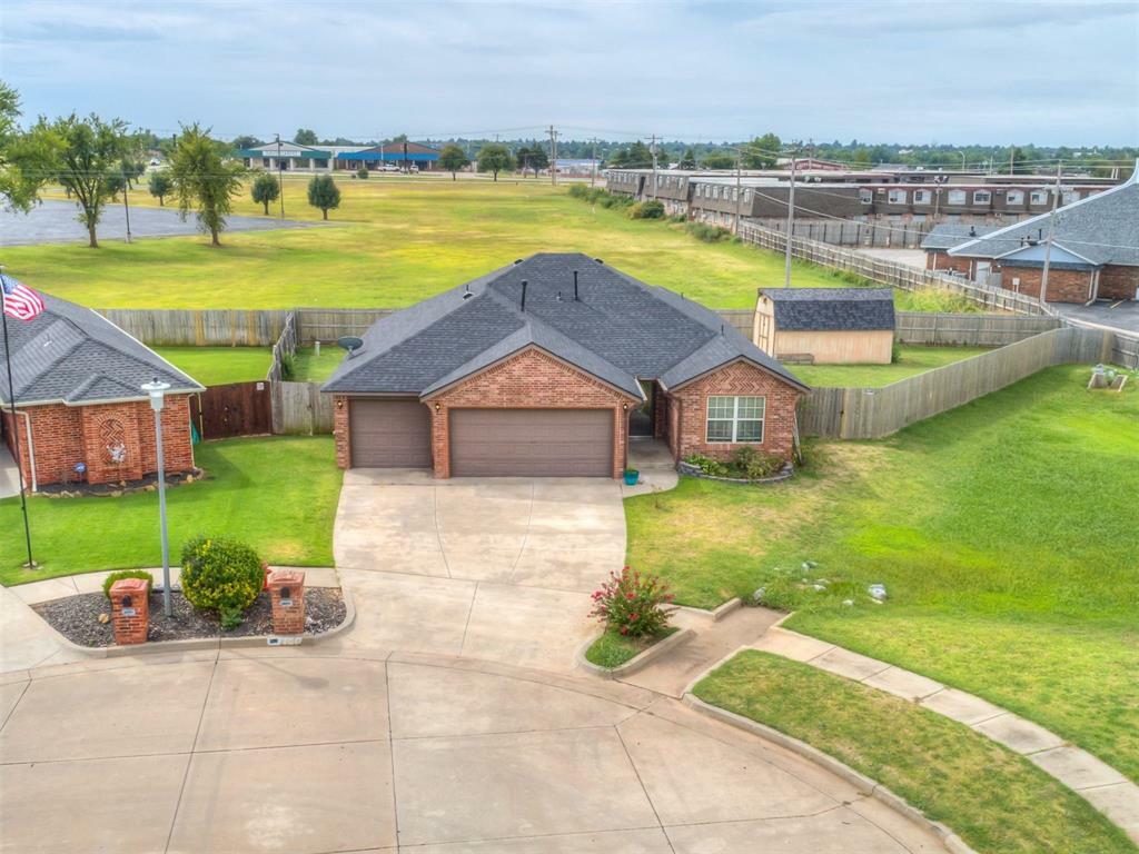 Property Photo: 4000 Grace Circle OK 73099