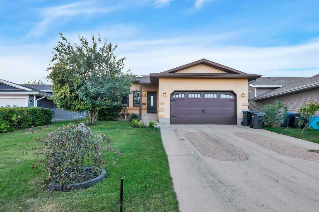 5 Pickering Close  Sylvan Lake AB T4S1K5 photo
