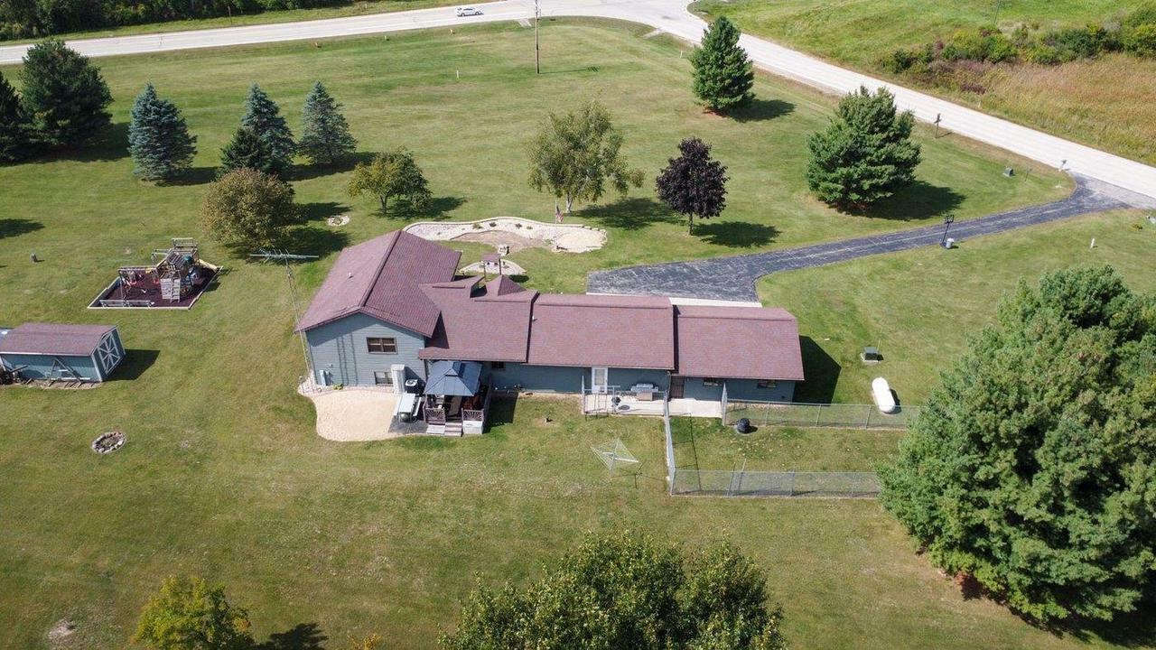 Property Photo:  W11999 County Road D  WI 53925 