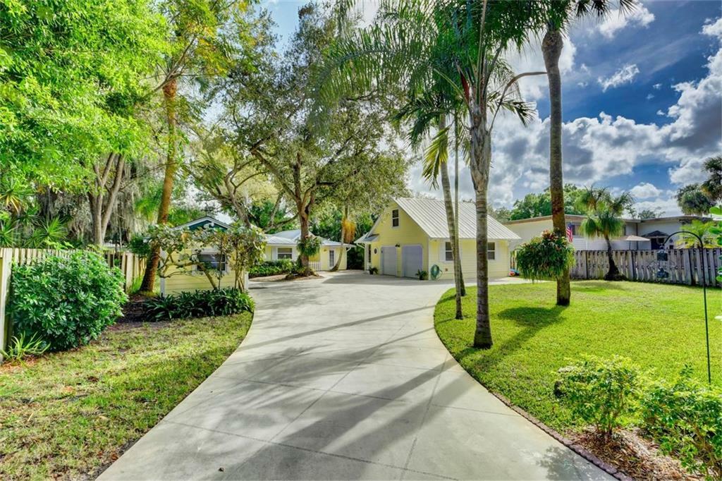 Property Photo:  885 SW Rustic Circle  FL 34997 