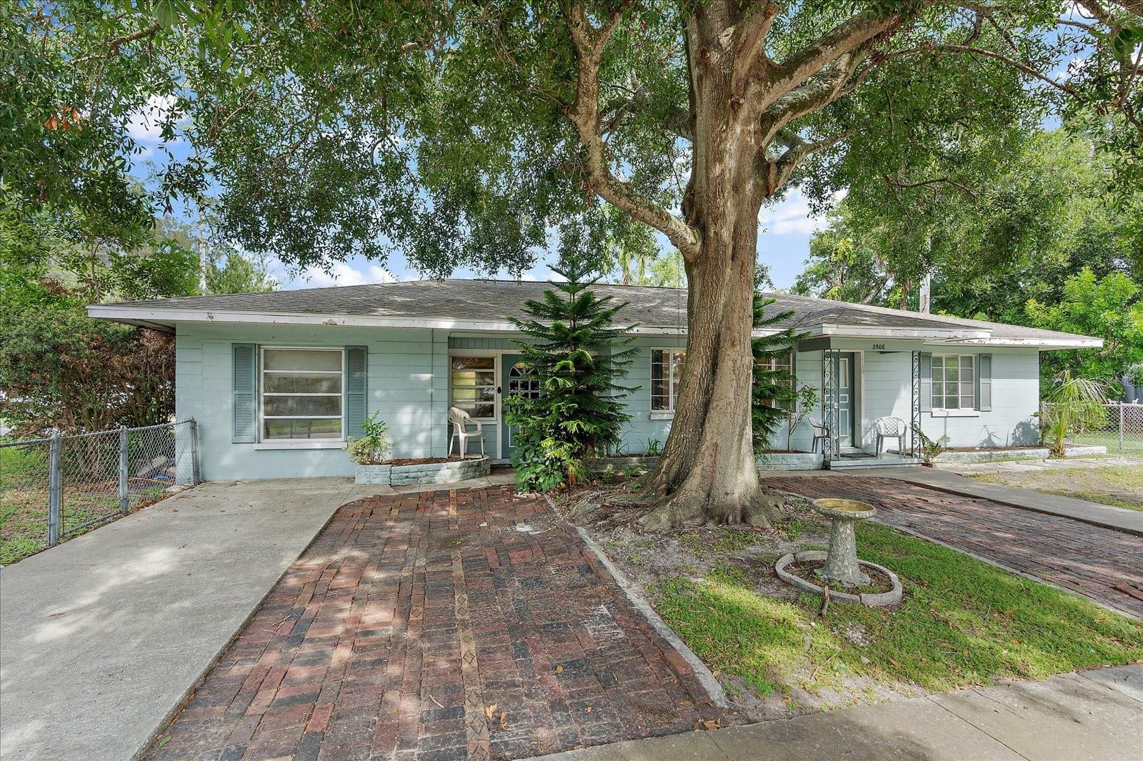 Property Photo:  2506 18th Avenue W  FL 34205 