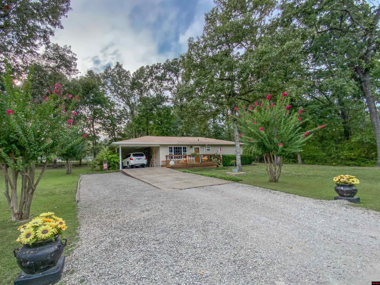 Property Photo:  107 White River Court  AR 72619 
