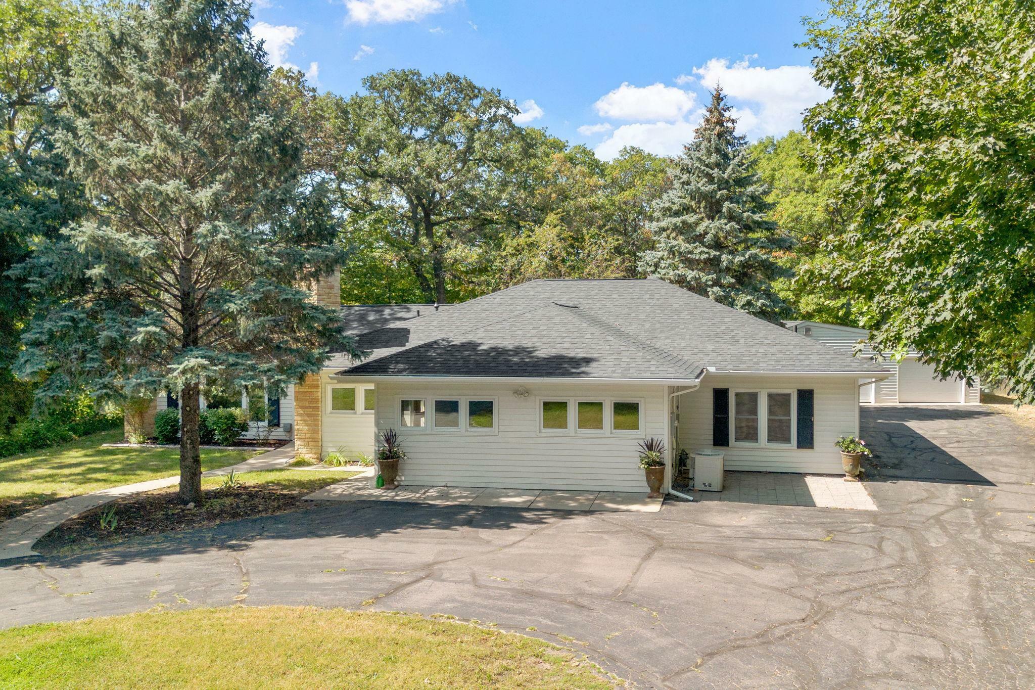 Property Photo: 157 W Glencrest Drive MN 56001