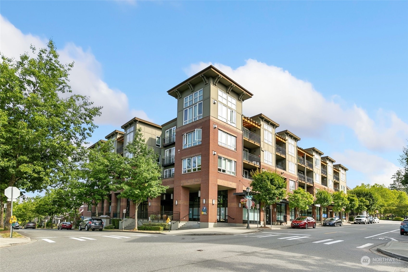Property Photo: 1880 25th Avenue NE 215 WA 98029