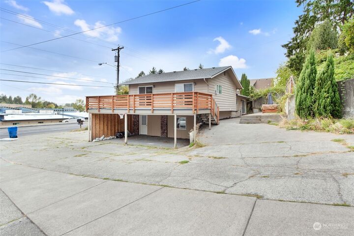 Property Photo:  1903 Allen Street  WA 98626 