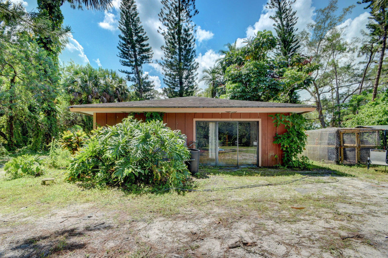 Property Photo: 852 Hyde Park Road FL 33470
