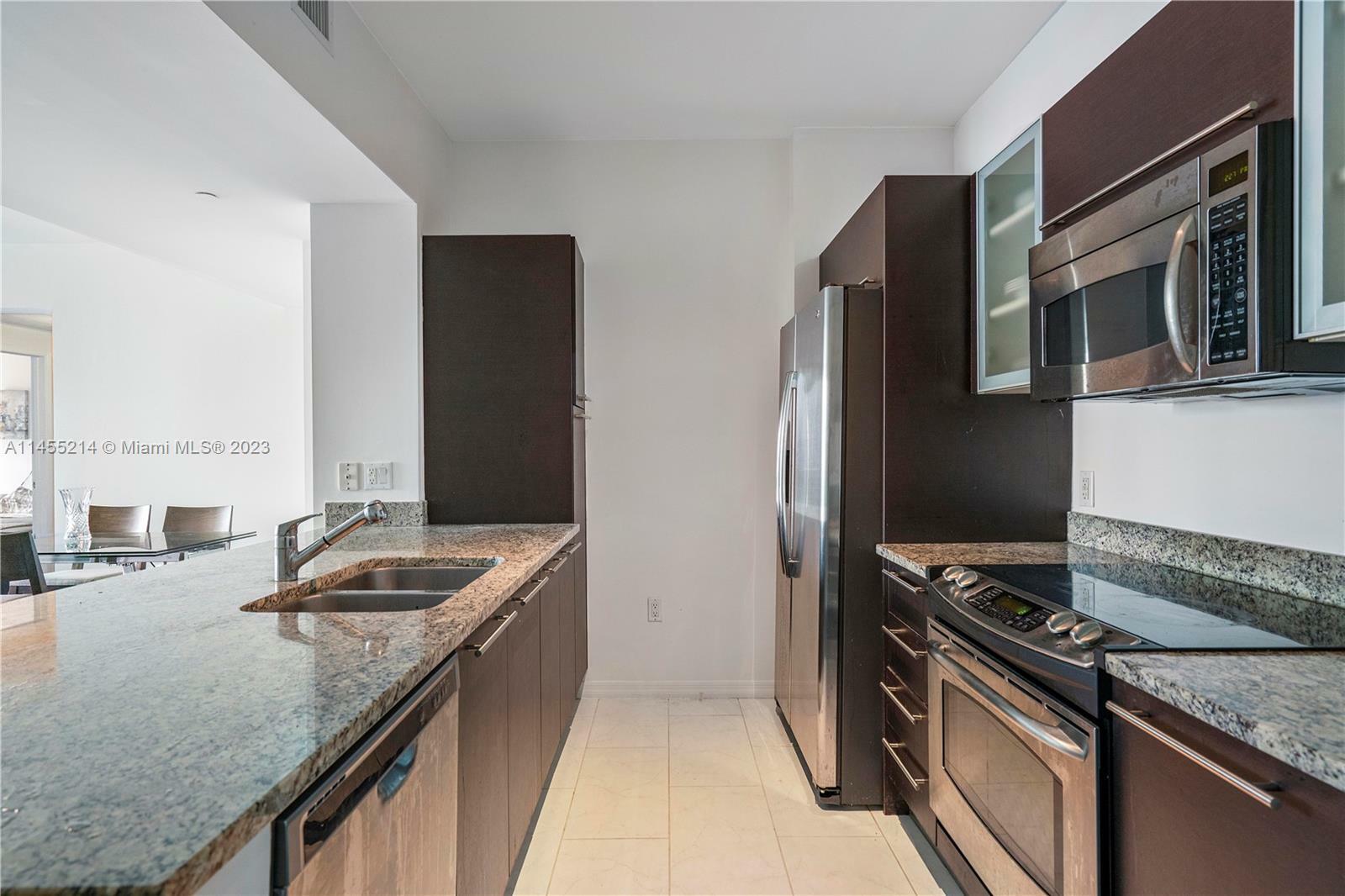 Property Photo:  951 Brickell Ave 2705  FL 33131 