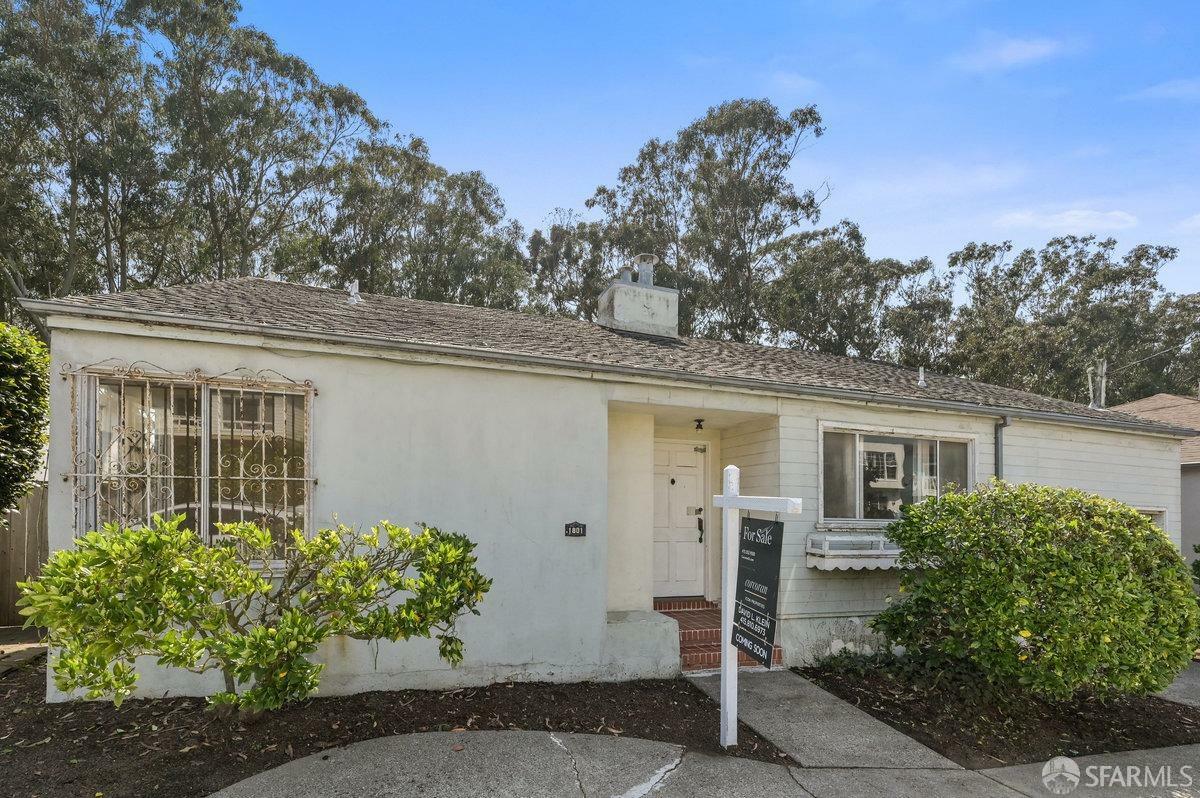 Property Photo: 1801 Wawona Street CA 94116