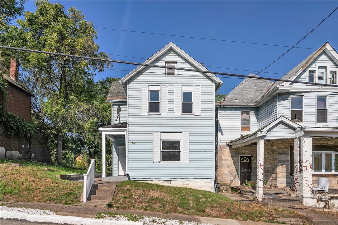 Property Photo: 1812 Willow St PA 15132