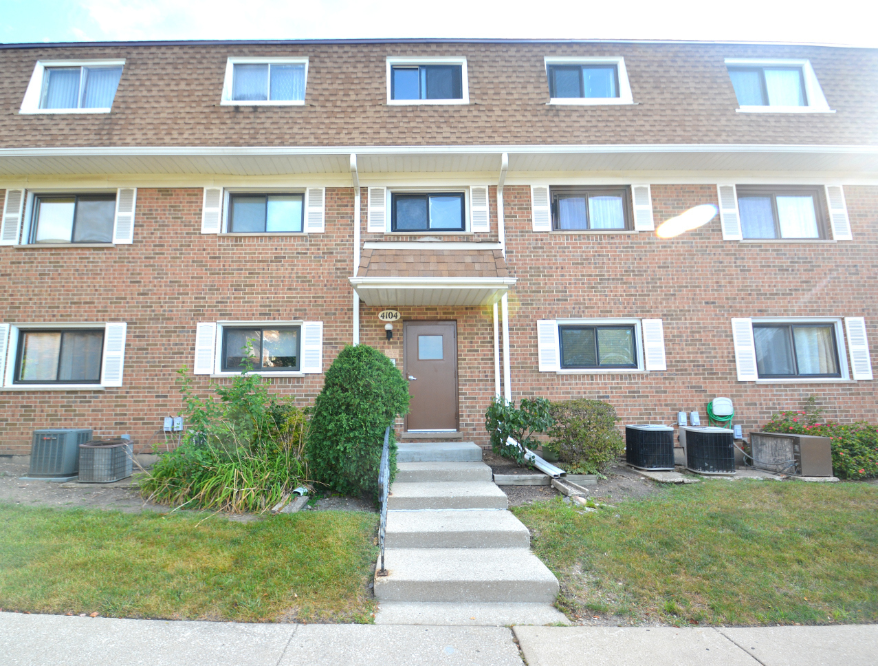 Property Photo: 4104 Cove Lane F IL 60025
